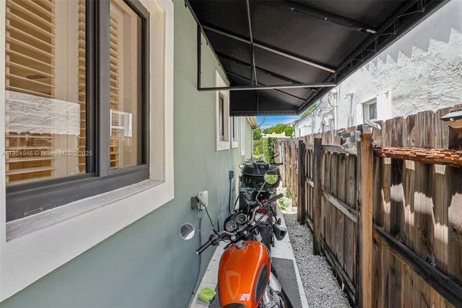 441 Sw 27 Th Rd, House other with 4 bedrooms, 4 bathrooms and null parking in Miami FL | Image 40