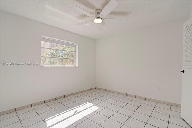 APT-220 - 6095 W 19 Th Ave, Condo with 2 bedrooms, 2 bathrooms and null parking in Hialeah FL | Image 12