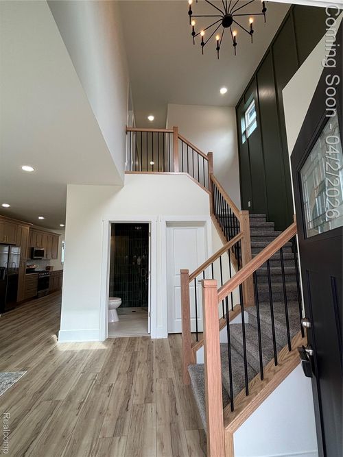 127 E Mahan Ave, Hazel Park, MI, 48030-1183 | Card Image