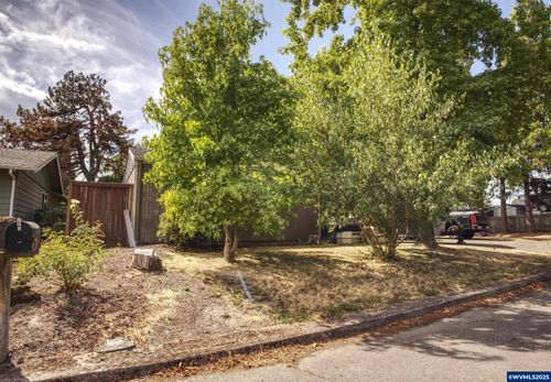 7033 8th Ct Ne, Keizer, OR, 97303-3402 | Card Image