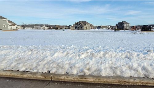 Lt17 W Old Farm Road, New Berlin, WI, 53151 | Card Image
