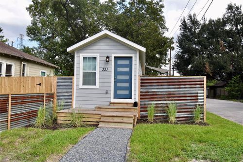321 E 35th St, Houston, TX, 77018-6517 | Card Image