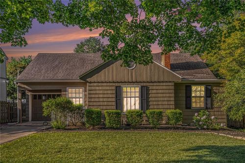 2001 W 48th Ter, Westwood Hills, KS, 66205-1918 | Card Image