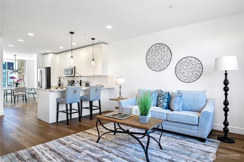b3-16030 Meadow Road, Lynnwood, WA, 98087 | Card Image