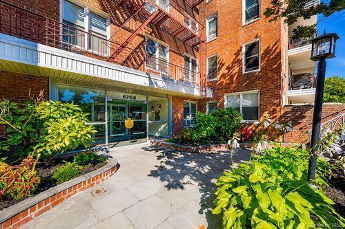 1d-67-50 Thornton Pl, Forest Hills, NY, 11375-4178 | Card Image