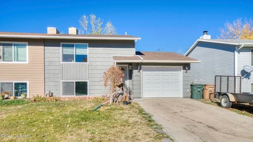 212 W Redwood St, Gillette, WY, 82718-7901 | Card Image