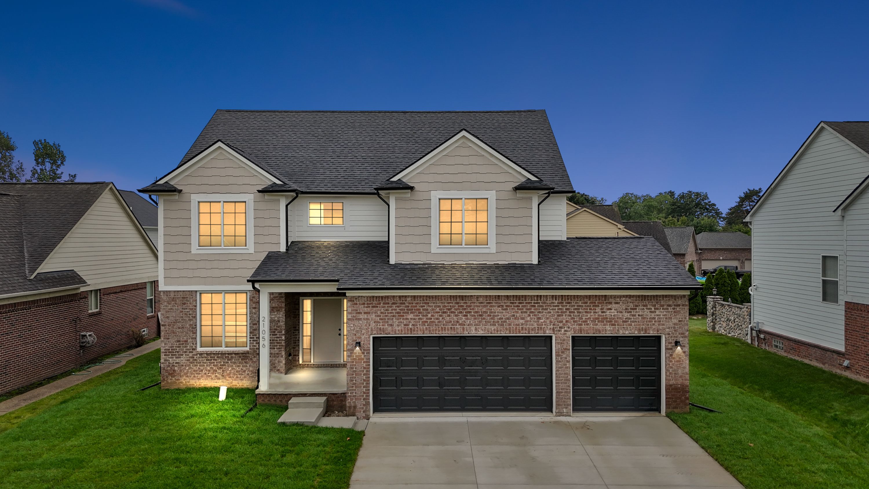 Oak Ridge Dr, Clinton Township, MI 48036