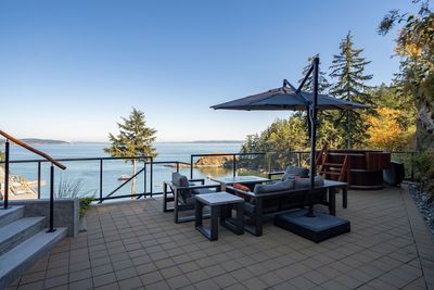 238 Shore Lane, House other with 3 bedrooms, 2 bathrooms and 3 parking in Bowen Island BC | Image 3