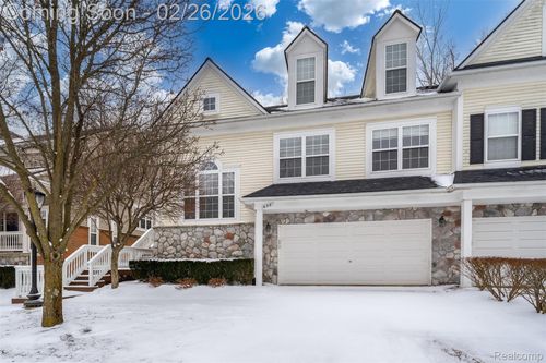 31-638 W Bluff Ct, Rochester Hills, MI, 48307-6081 | Card Image
