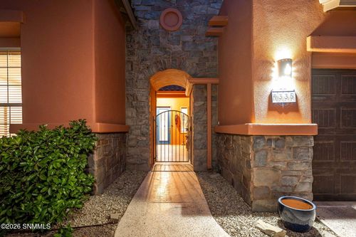 4335 Isleta Ct, Las Cruces, NM, 88011-4286 | Card Image
