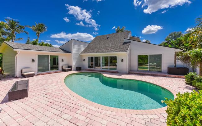 7 Lantana Ln, House other with 3 bedrooms, 3 bathrooms and null parking in Sewalls Point FL | Image 36