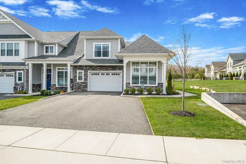366 Wavell Ave, Yaphank, NY, 11980-2061 | Card Image