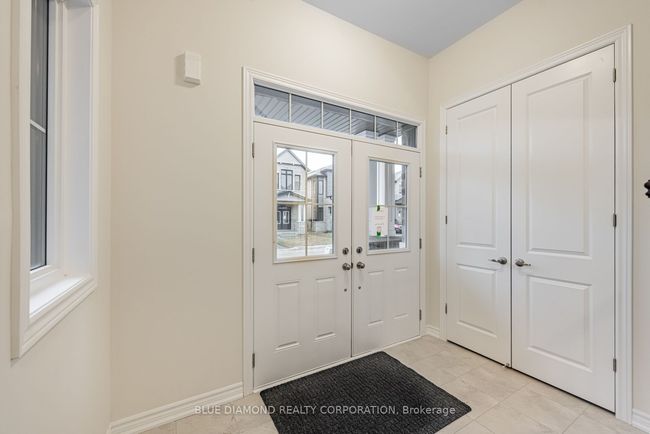 605 Bearberry Pl, House other with 4 bedrooms, 3 bathrooms and 1 parking in Milton ON | Image 4