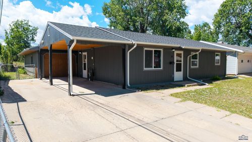 23 Montana St, Rapid City, SD, 57701-7462 | Card Image