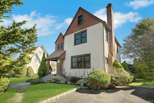 156 Park Dr, Eastchester, NY, 10709-5109 | Card Image