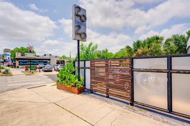 View of gate | Image 9