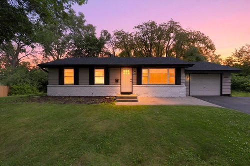 8209 Johnson Cir, Bloomington, MN, 55437-1215 | Card Image