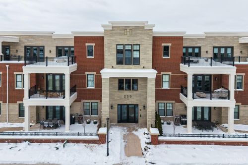 230 Vintage Club Dr, Montgomery, OH, 45249-2117 | Card Image