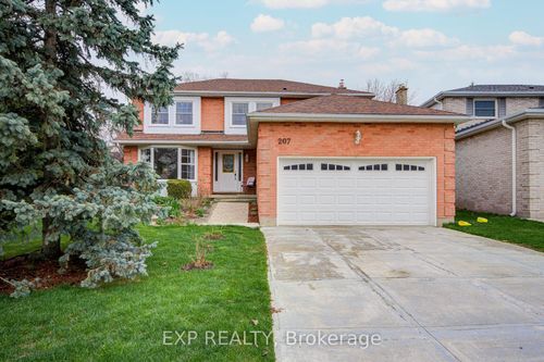 207 Stoke Dr, Kitchener, ON, N2N2C3 | Card Image