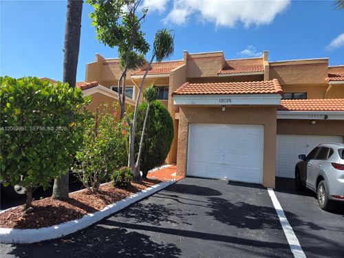12025-12025 S Las Palmas Dr, Pembroke Pines, FL, 33025-3702 | Card Image