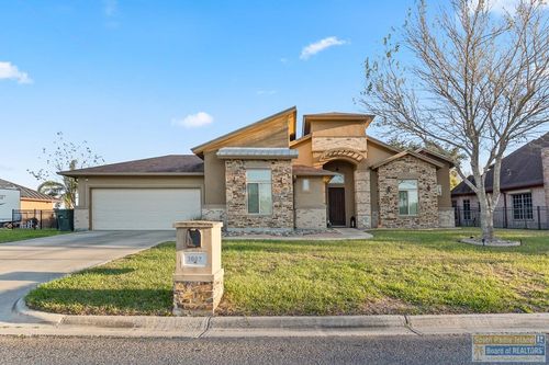 3002 Pinehurst Dr, Harlingen, TX, 78550-7438 | Card Image