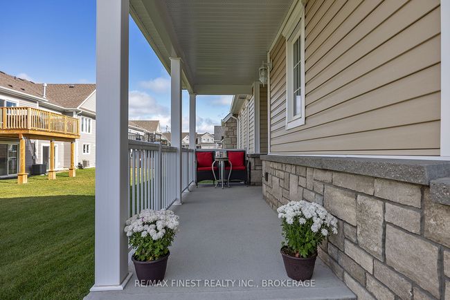 460 Country Club Dr, House attached with 3 bedrooms, 3 bathrooms and 4 parking in Bath ON | Image 4