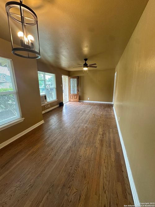 218 Chelsea Dr, San Antonio, TX, 78213-4022 | Card Image