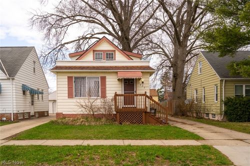 2422 North Ave, Parma, OH, 44134-1423 | Card Image