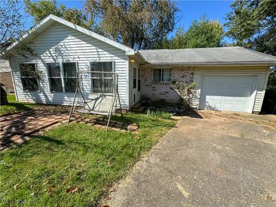 2505 12th Avenue, House other with 2 bedrooms, 1 bathrooms and null parking in Vienna WV | Image 1