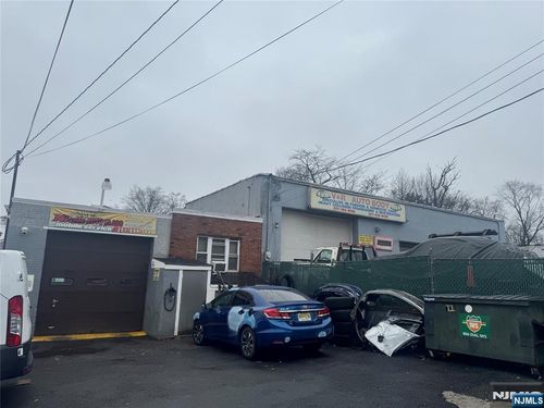 27 North St, Bergenfield, NJ, 07621-4306 | Card Image