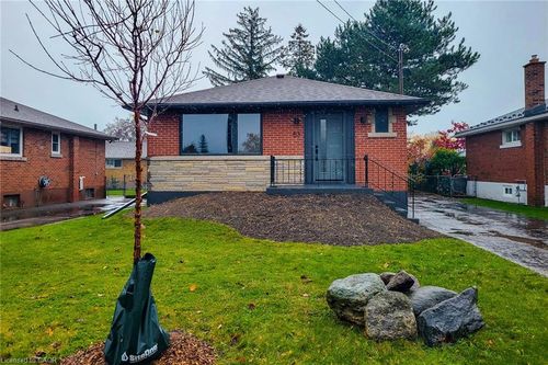 53 Winchester Blvd, Hamilton, ON, L8T2M7 | Card Image