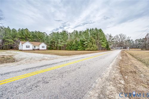 7045 Tranquility Ln, Sutherland, VA, 23885-9147 | Card Image