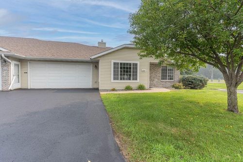 4530 E Robin Meadows Ln, Eau Claire, WI, 54701-2706 | Card Image