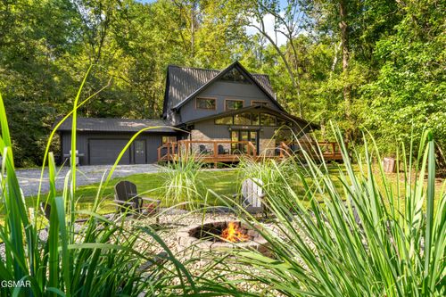 3111 Nevils Way, Sevierville, TN, 37876-1010 | Card Image