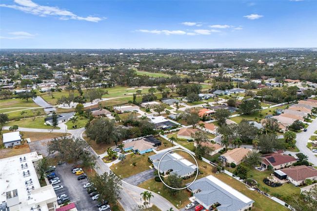 7460 W Country Club Dr N, Condo with 2 bedrooms, 2 bathrooms and null parking in Sarasota FL | Image 52