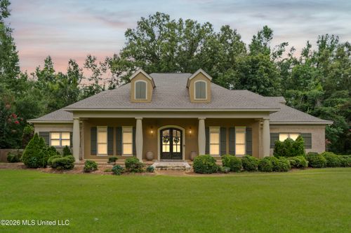 370 Deer Run Rd, Batesville, MS, 38606-8613 | Card Image