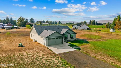 12312 Nelson Rd, Yakima, WA, 98903-9795 | Card Image