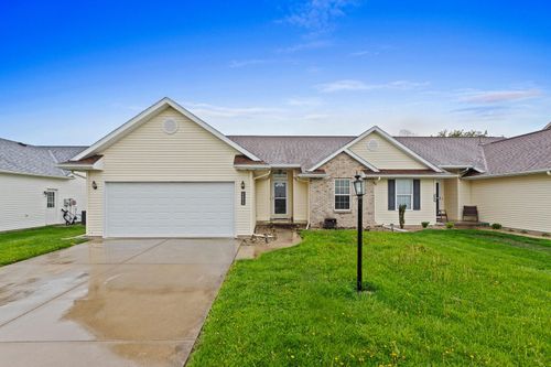 2202 A N Prairie St, Tuscola, IL, 61953-9202 | Card Image