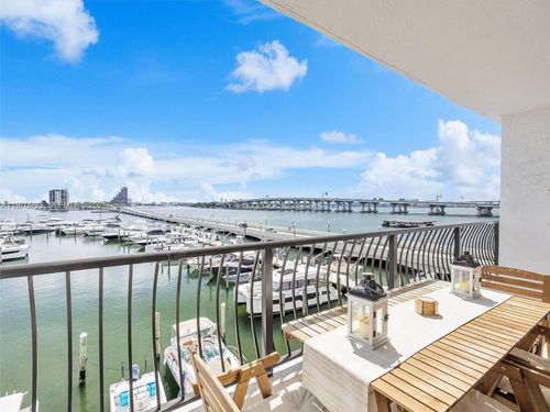 apt-408-555 Ne 15th St, MIAMI, FL, 33132-1450 | Card Image