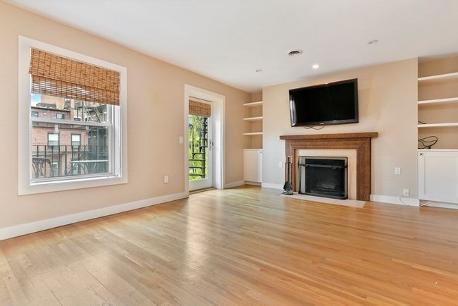 APT-4 - 382 Marlborough St, Condo with 3 bedrooms, 2 bathrooms and 1 parking in Boston MA | Image 9