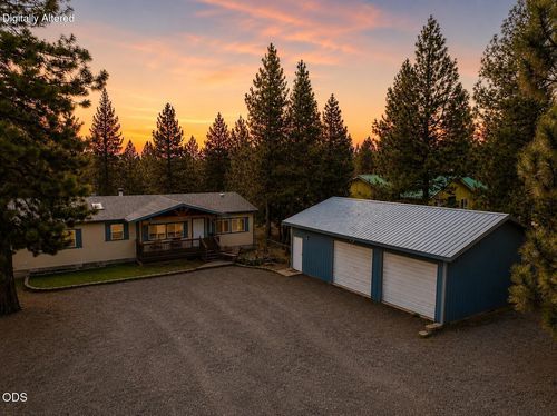 15957 Sparks Dr, La Pine, OR, 97739-9673 | Card Image