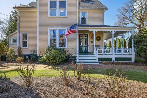 203 8th Ave, Sea Cliff, NY, 11579-1145 | Card Image