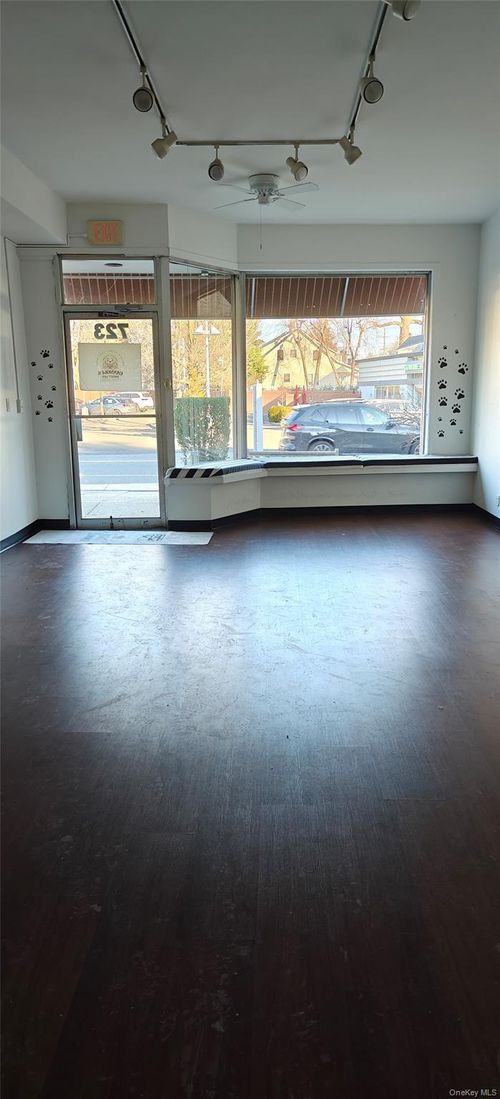 2-723 Glen Cove Ave, Glen Head, NY, 11545-1603 | Card Image