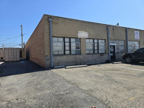 7345 Lawndale Ave, Skokie, IL, 60076-4021 | Card Image