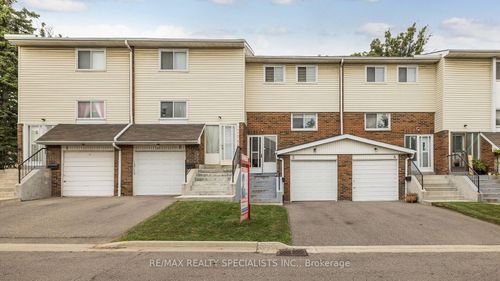 3 Sandringham Crt, Brampton, ON, L6T3Z3 | Card Image