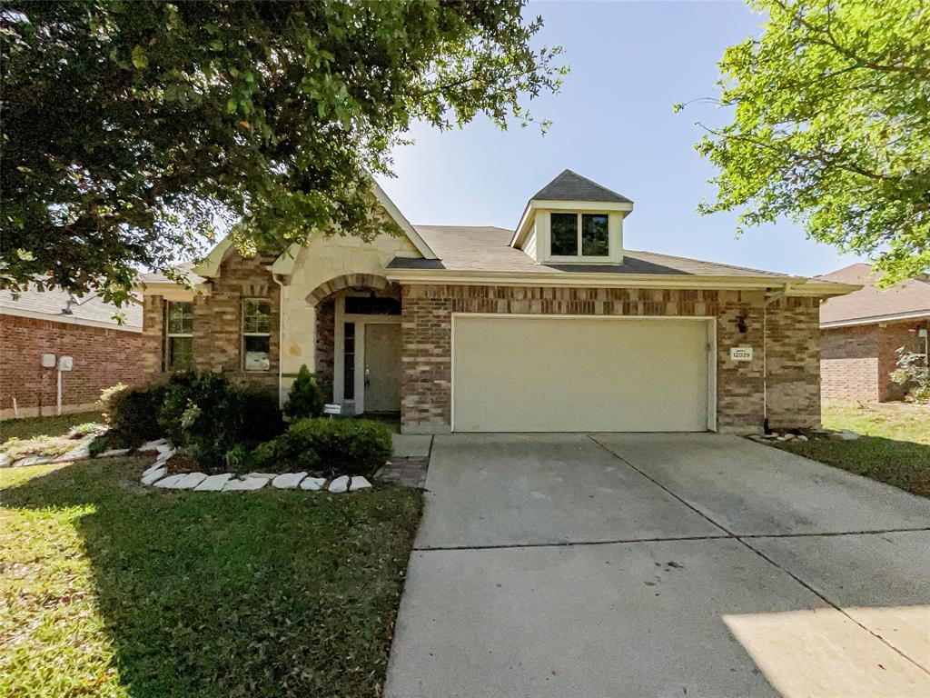 12029 Rowsley Lane, For Sale in Burleson Zoocasa