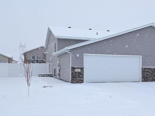 4871 51st Ave S, Fargo, ND, 58104-6031 | Card Image
