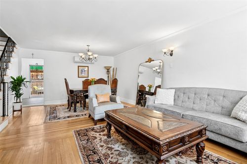 100 Ascan Ave, Forest Hills, NY, 11375-6811 | Card Image