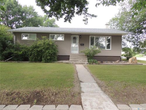 111 Mcdonald Rd, Estevan, SK, S4A0B7 | Card Image