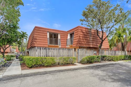 9951 Nw 6th Ct, Plantation, FL, 33324-4915 | Card Image